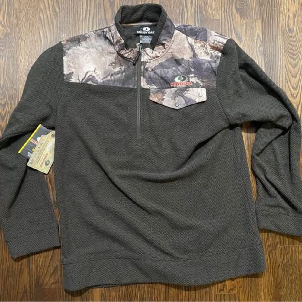 Men’s Medium Mossy Oak 1/3 zip pullover Camoflauge